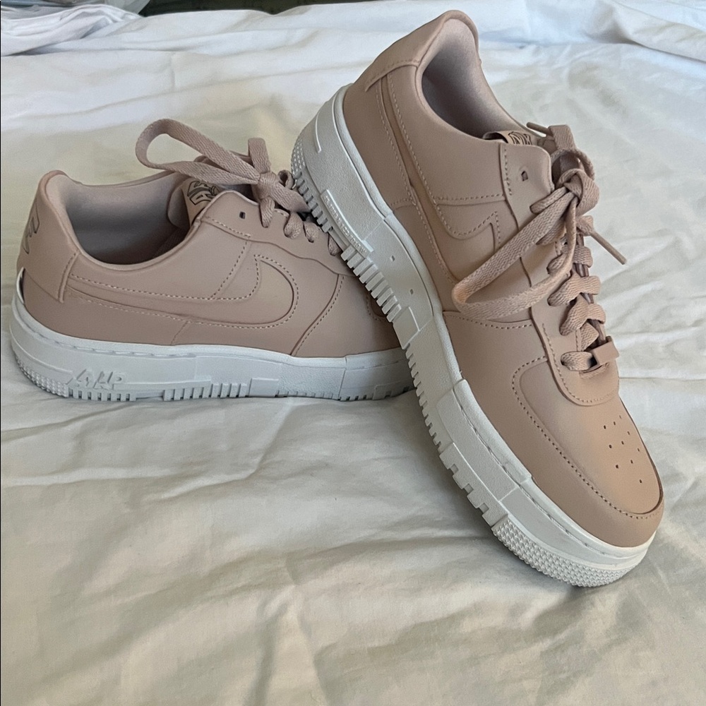 Women’s Air Force one Low Pixel Particle Beige. Worn once Like new size 9